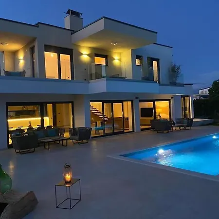 Istria-villa Frani-large Pool-parking * Jehnici