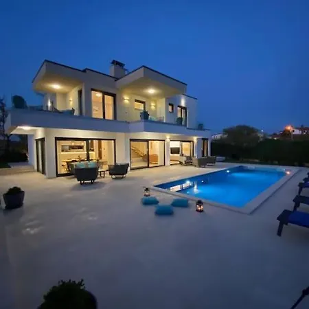Istria-villa Frani-large Pool-parking * Jehnici